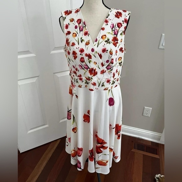 Danny & Nicole Dresses & Skirts - 👗 GORGEOUS danny and nicole Cream/White Pink Floral Sleeveless Dress, size 16